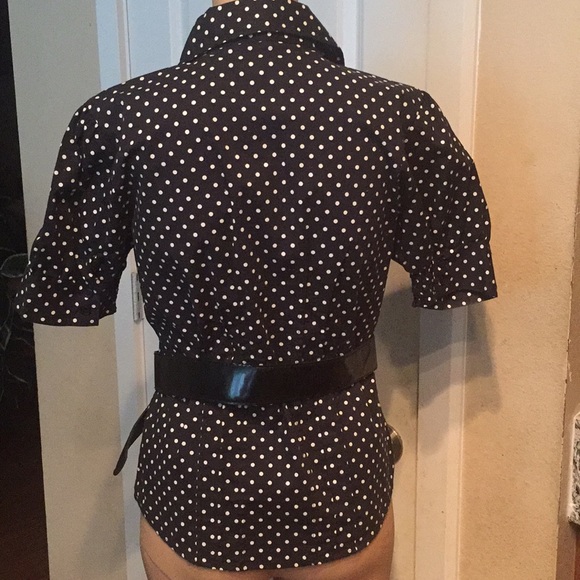 2 BOGO tops with faux leather belt - Picture 3 of 10